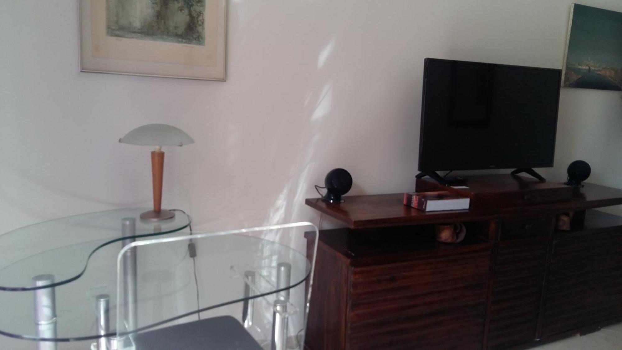 Chambres de la Terre Blanche Sanary-sur-Mer Habitación foto